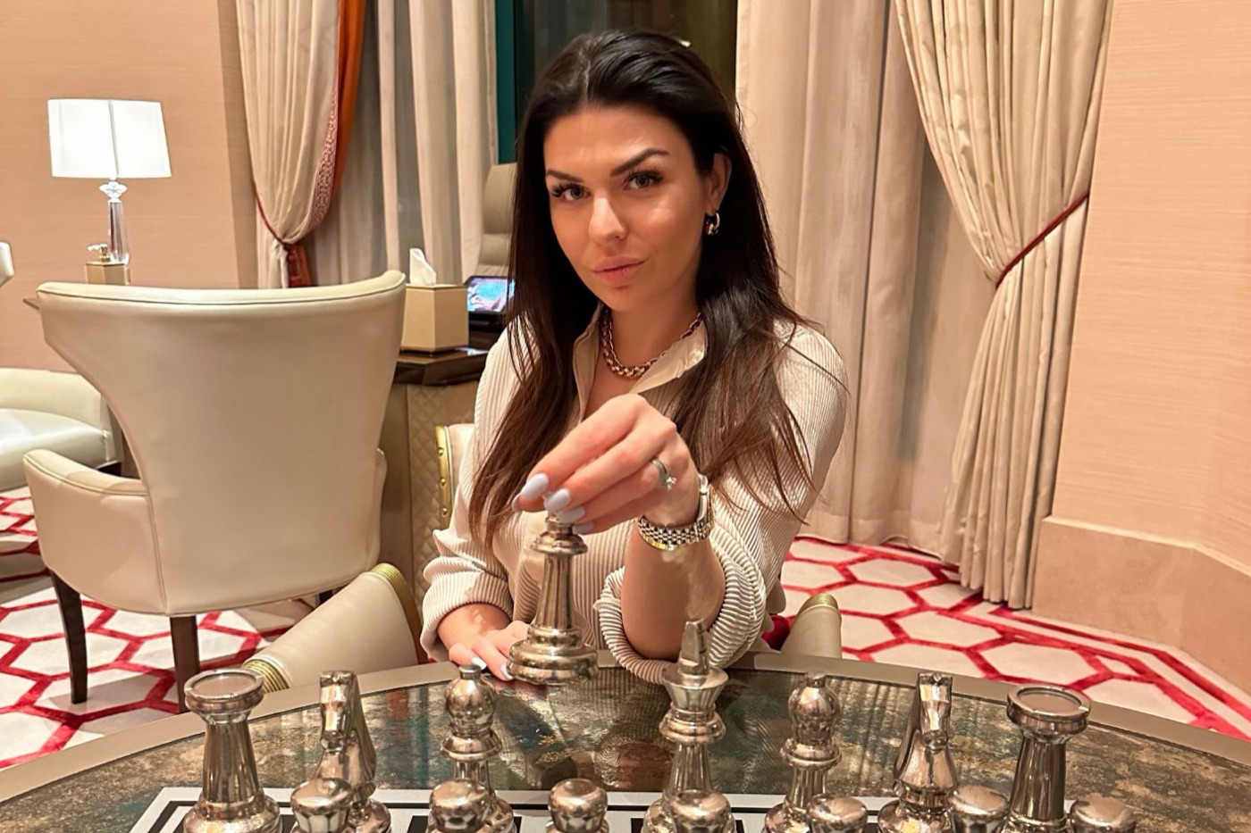 Eva Beránková u šachovnice